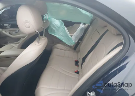 2017 Mercedes-Benz C 300 4Matic из США, поврежденный, VIN 55SWF4KB5HU224536